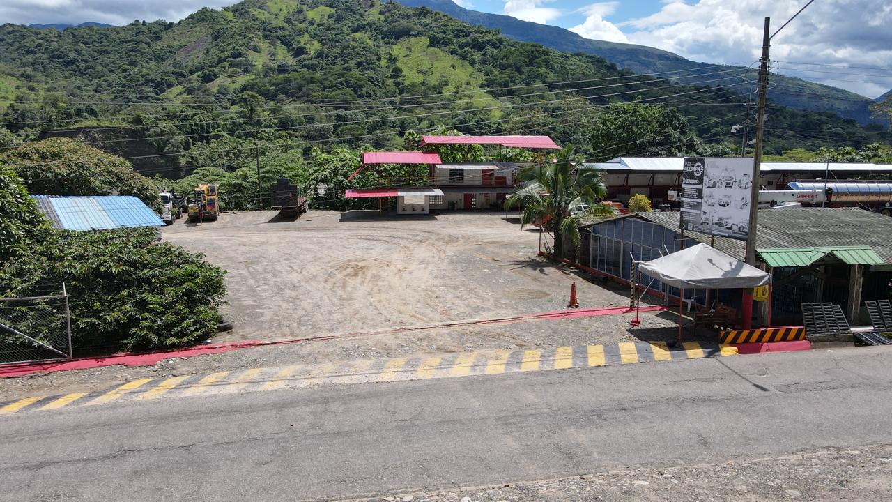 Acceso Principal y Cordillera Acompa